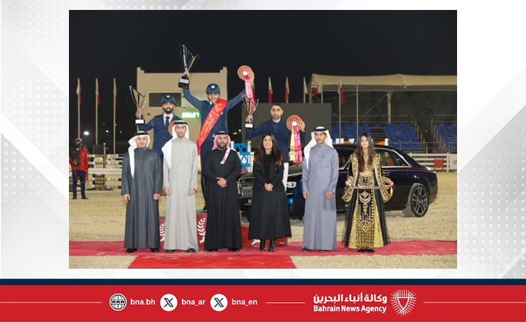 الشيخ عبدالله بن محمد يتوج الفائزين بالألقاب ويشيد بالمستوى الفني العالي للفرسان